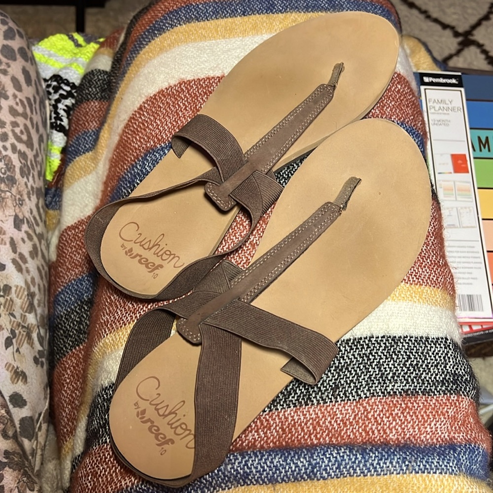 Reef Cushion sandals brown leather and elastic women’s 10